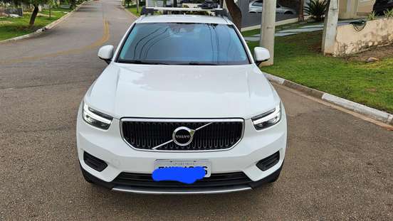 VOLVO-XC40-2019