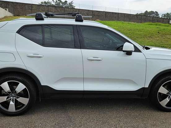 VOLVO-XC40-2.0 T5 GASOLINA MOMENTUM AWD GEARTRONIC VOLVO-XC40-2019