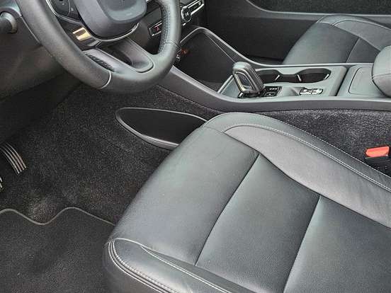 VOLVO-XC40-2.0 T5 GASOLINA MOMENTUM AWD GEARTRONIC VOLVO-XC40-2019