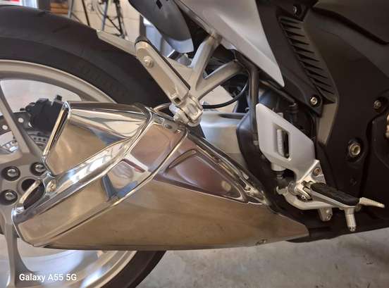 HONDA-VFR 1200F-2011