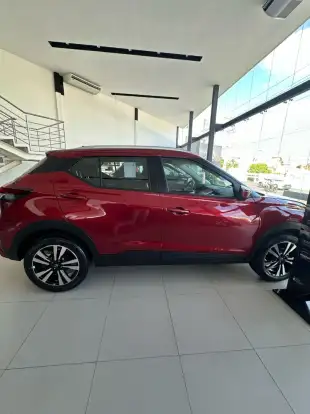 NISSAN-KICKS PLAY-2025