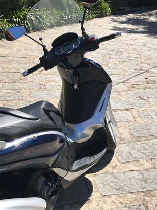 PIAGGIO-BEVERLY 300-2011
