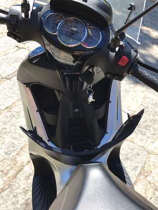 PIAGGIO-BEVERLY 300-2011
