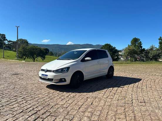 VOLKSWAGEN-FOX-2014