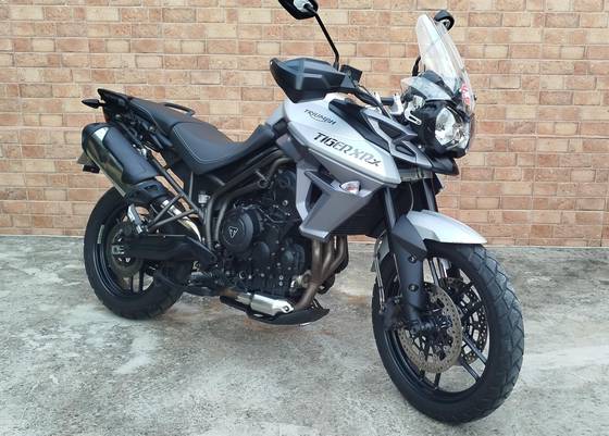 TRIUMPH TIGER 800 XRX 