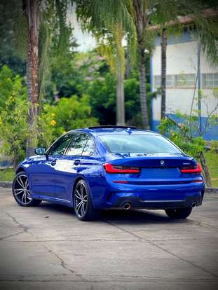 BMW-320i-2020