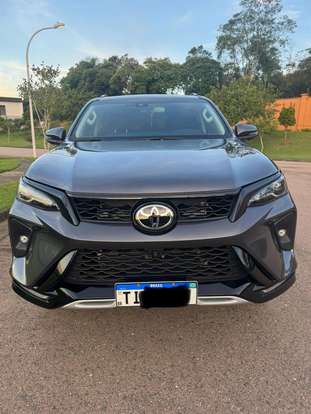 TOYOTA-HILUX SW4-2024