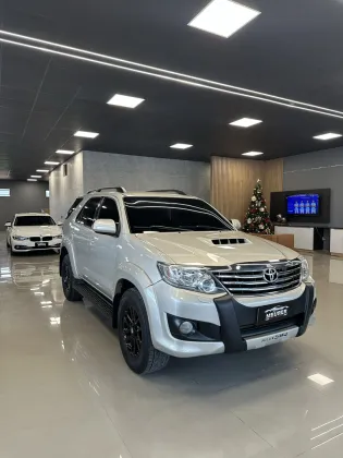TOYOTA HILUX SW4 3.0 SRV 4X4 16V TURBO INTERCOOLER DIESEL 4P AUTOMÁTICO