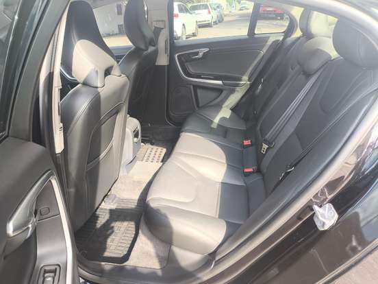 VOLVO-S60-2.0 T4 MOMENTUM GASOLINA 4P AUTOMÁTICO VOLVO-S60-2017