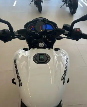 BAJAJ-DOMINAR 200-2025