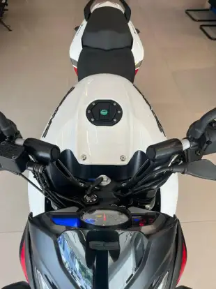 BAJAJ-DOMINAR 200-2025