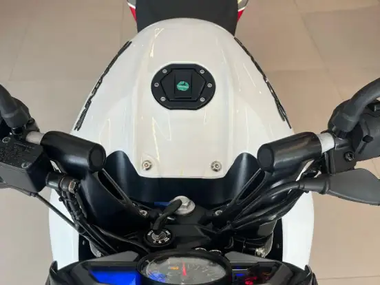 BAJAJ-DOMINAR 200 BAJAJ-DOMINAR 200-2025