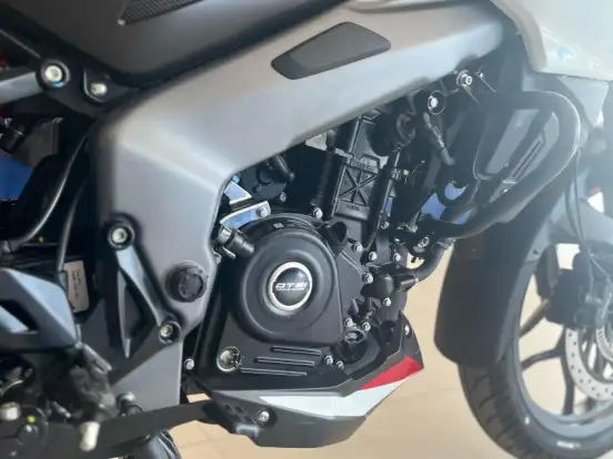 BAJAJ-DOMINAR 200 BAJAJ-DOMINAR 200-2025