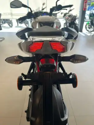 BAJAJ-DOMINAR 200-2025