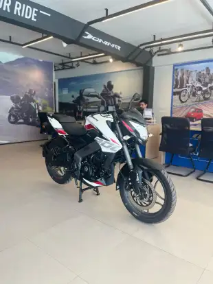 BAJAJ-DOMINAR 200-2025