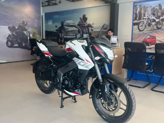BAJAJ-DOMINAR 200 BAJAJ-DOMINAR 200-2025