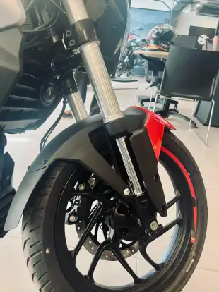 BAJAJ-DOMINAR 250-2025