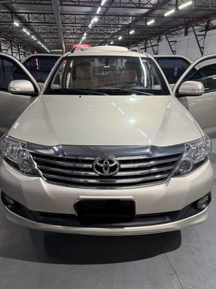TOYOTA HILUX SW4 2.7 SR 7 LUGARES 4X2 16V FLEX 4P AUTOMÁTICO