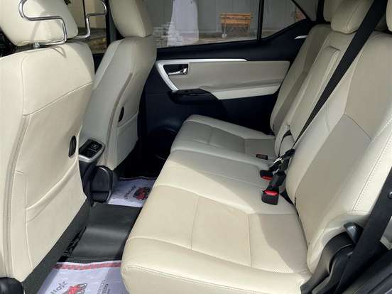 TOYOTA-HILUX SW4-2.8 SRX DIAMOND 4X4 7 LUGARES 16V TURBO INTERCOOLER DIESEL 4P AUTOMÁTICO TOYOTA-HILUX SW4-2019