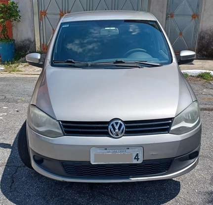 VOLKSWAGEN-FOX-2013