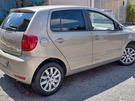 VOLKSWAGEN-FOX-1.0 MI 8V FLEX 4P MANUAL VOLKSWAGEN-FOX-2013