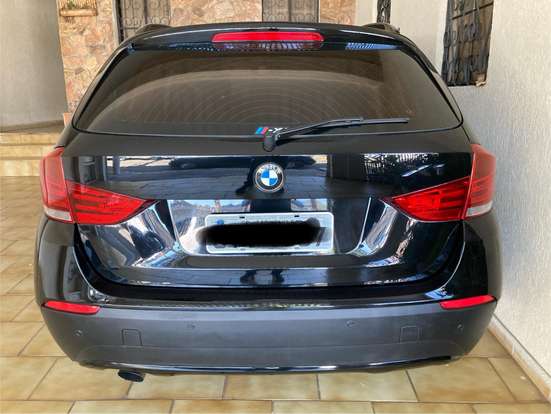 BMW-X1-2011