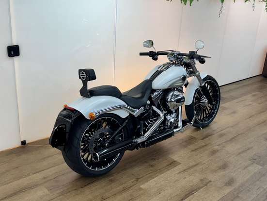 HARLEY-DAVIDSON-SOFTAIL BREAKOUT HARLEY-DAVIDSON-SOFTAIL BREAKOUT-2017