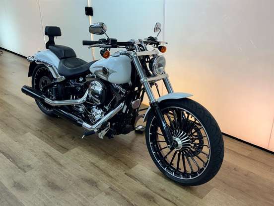 HARLEY-DAVIDSON-SOFTAIL BREAKOUT-2017