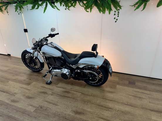 HARLEY-DAVIDSON-SOFTAIL BREAKOUT HARLEY-DAVIDSON-SOFTAIL BREAKOUT-2017