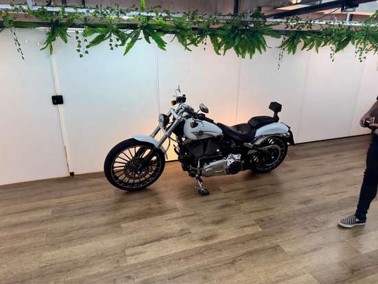 HARLEY-DAVIDSON-SOFTAIL BREAKOUT-2017