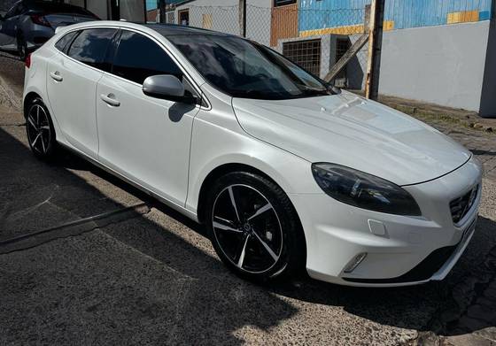 VOLVO V40 2.0 T5 R DESIGN TURBO GASOLINA 4P AUTOMÁTICO
