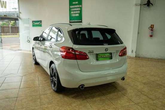 BMW-220i-2017