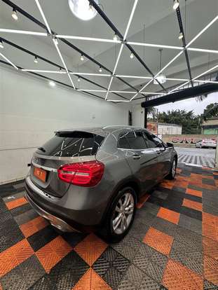 MERCEDES-BENZ-GLA 200-1.6 CGI ADVANCE 16V TURBO FLEX 4P AUTOMÁTICO MERCEDES-BENZ-GLA 200-2015