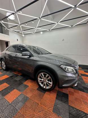 MERCEDES-BENZ-GLA 200-2015