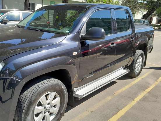 VOLKSWAGEN-AMAROK-2011