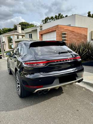 PORSCHE-MACAN-2021