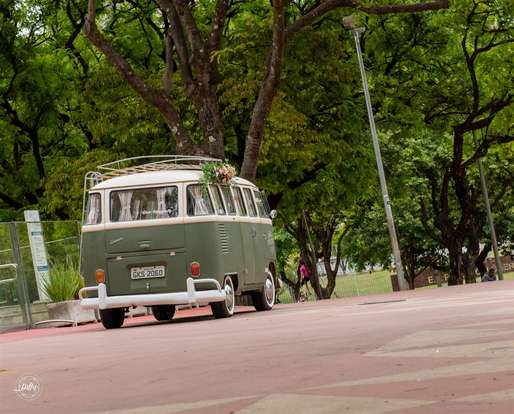VOLKSWAGEN-KOMBI-1974