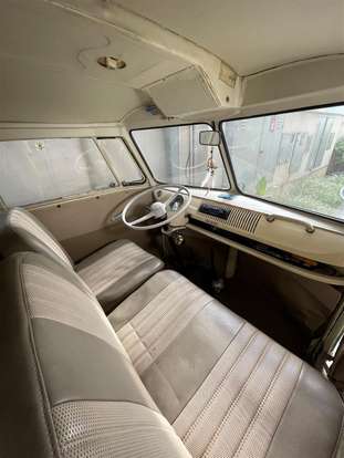 VOLKSWAGEN-KOMBI-1974