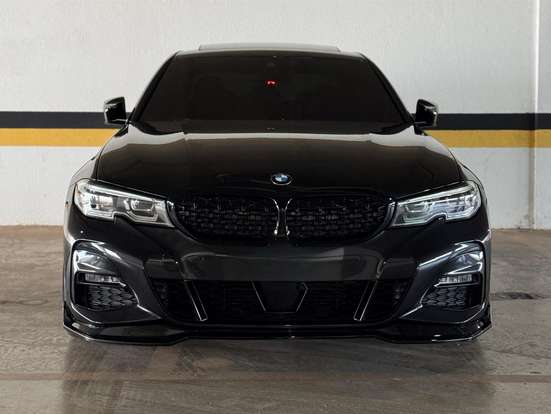 BMW-320i-2020