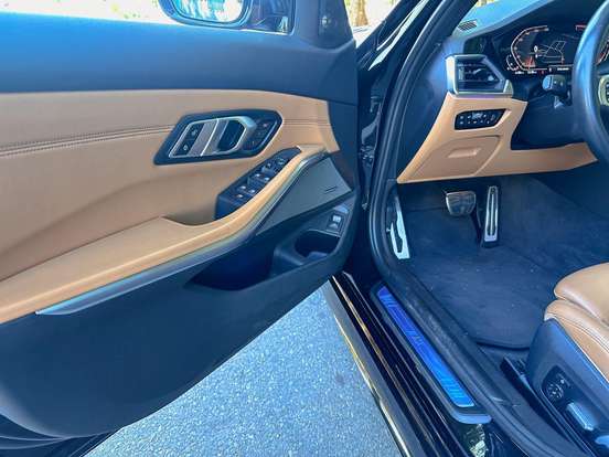 BMW-320i-2020