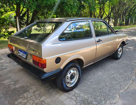 VOLKSWAGEN-GOL-1985