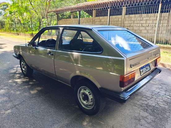 VOLKSWAGEN-GOL-1985
