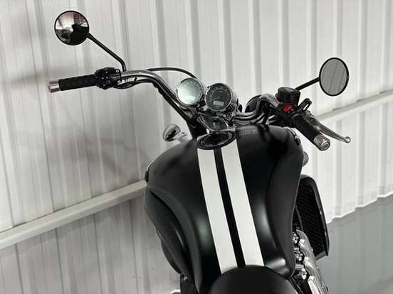 TRIUMPH-ROCKET III ROADSTER-2014