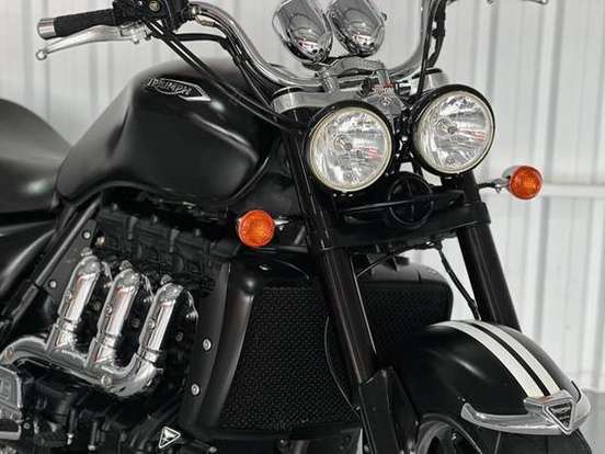 TRIUMPH-ROCKET III ROADSTER-2014