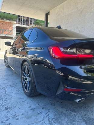 BMW-320i-2020