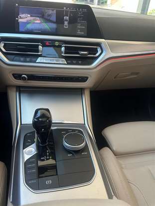 BMW-320i-2020