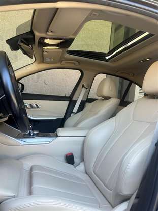 BMW-320i-2020