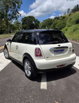 MINI-COOPER-2011