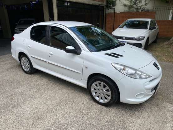 PEUGEOT-207-1.6 XS PASSION 16V FLEX 4P AUTOMÁTICO PEUGEOT-207-2013
