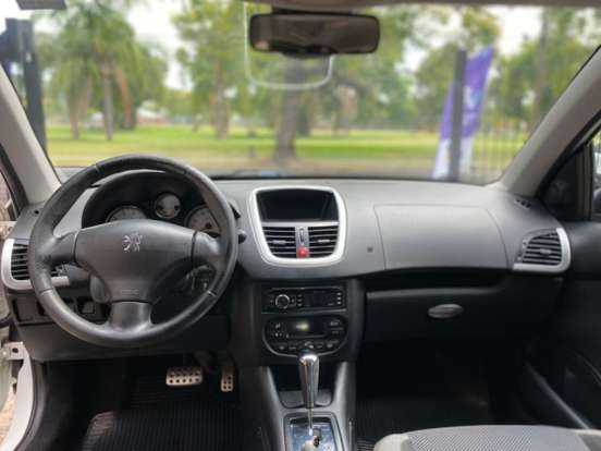 PEUGEOT-207-2013